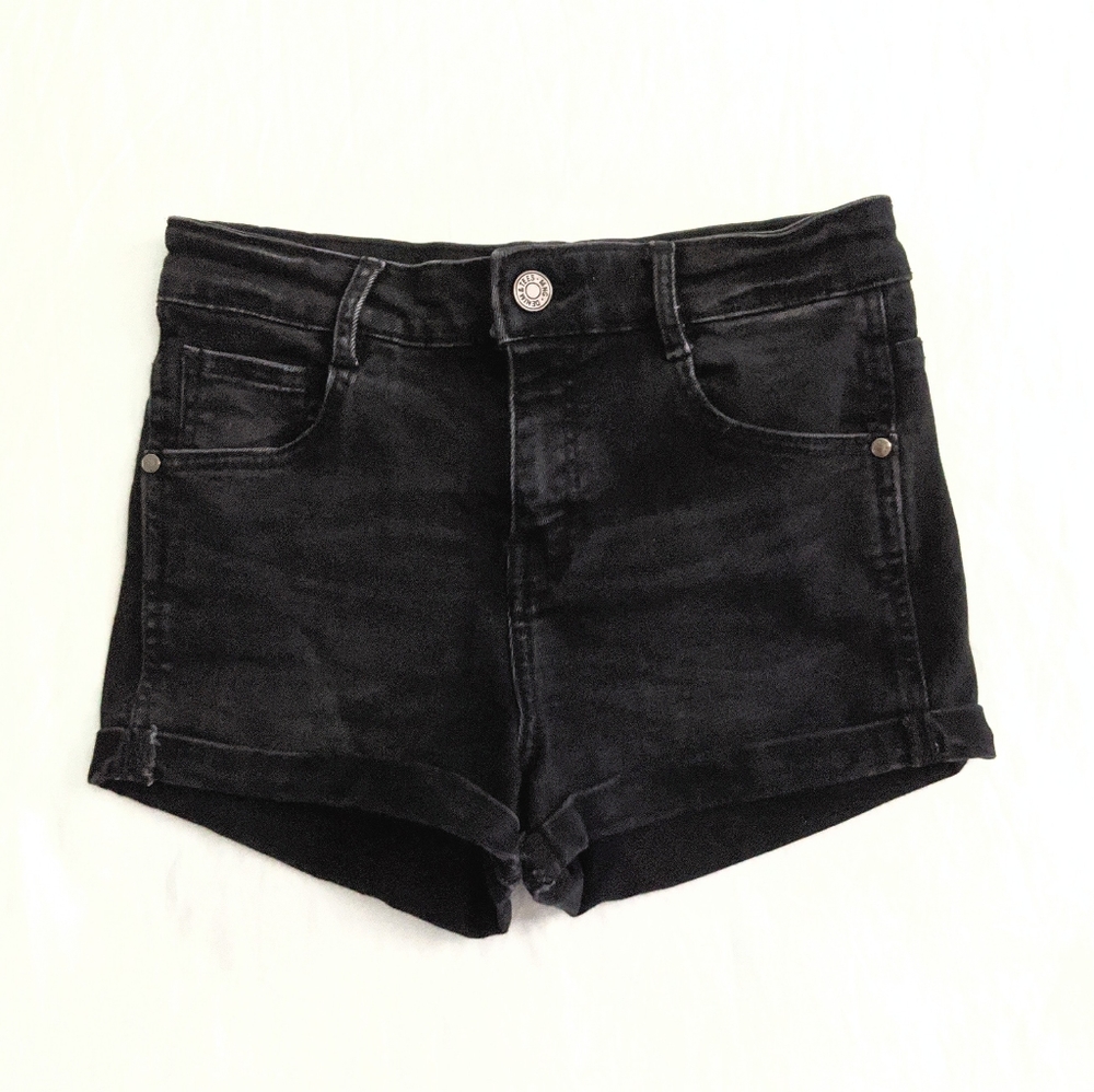 3/$20💕MANGO high waisted denim shorts